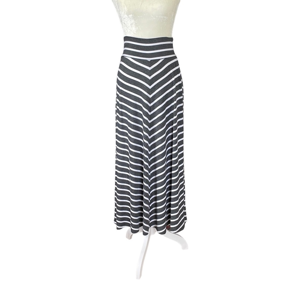 AB Studio gray and white stripe maxi skirt stretchy flowy women’s size small
